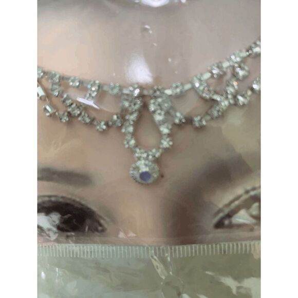 Rhinestone Tear Drop Forehead Band - Picture 3 of 5
